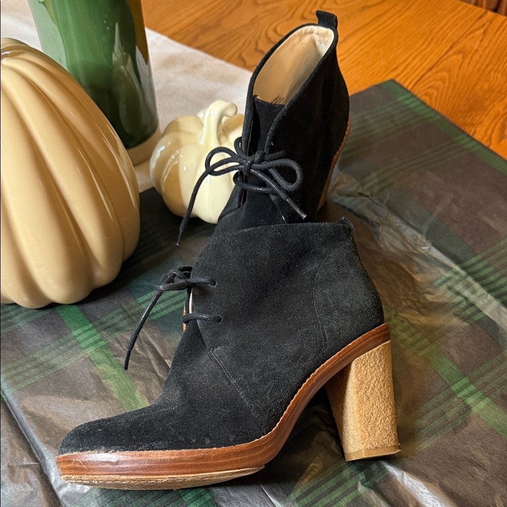 Michael Kors Black Tan Suede Boots - Picture 1 of 7